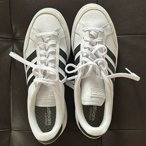 Never worn Addidas size 9 cloud foam comfort